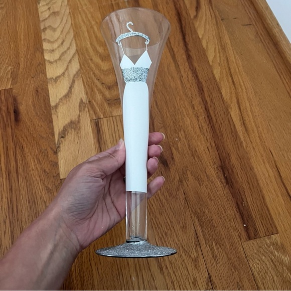 ✨ Mud Pie “I Do!” Bride & Groom Champagne Flutes – Wedding Toast Glasses ✨ - Picture 9 of 12